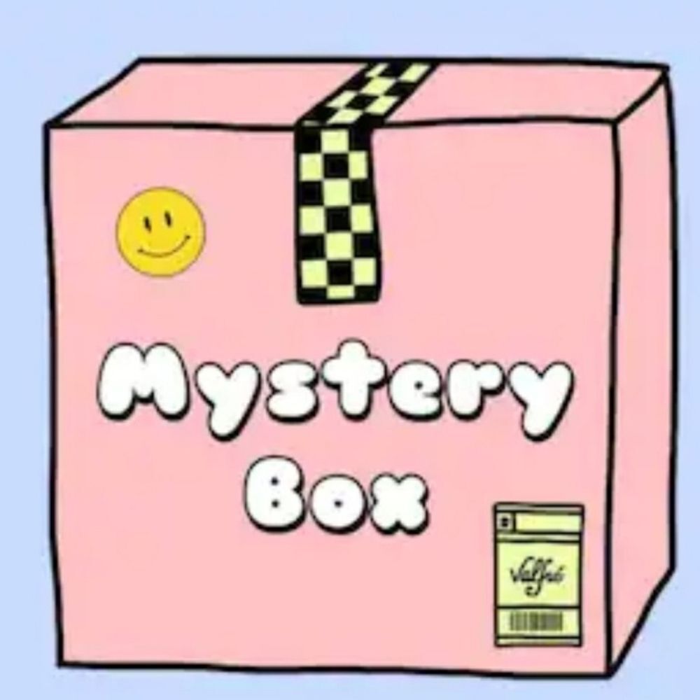 Clothing mystery box Women's 5 Lbs Top, Dress, Pants, Shorts, Jeans, Skirts